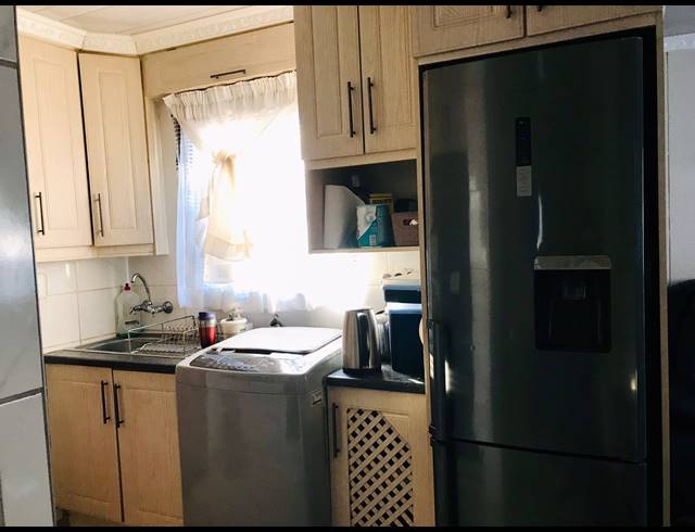 3 BEDROOM HOUSE FOR SALE IN MAHUBE VALLEY